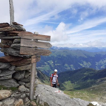 Hotel Arndt Tramin an der Weinstraße Exteriör bild